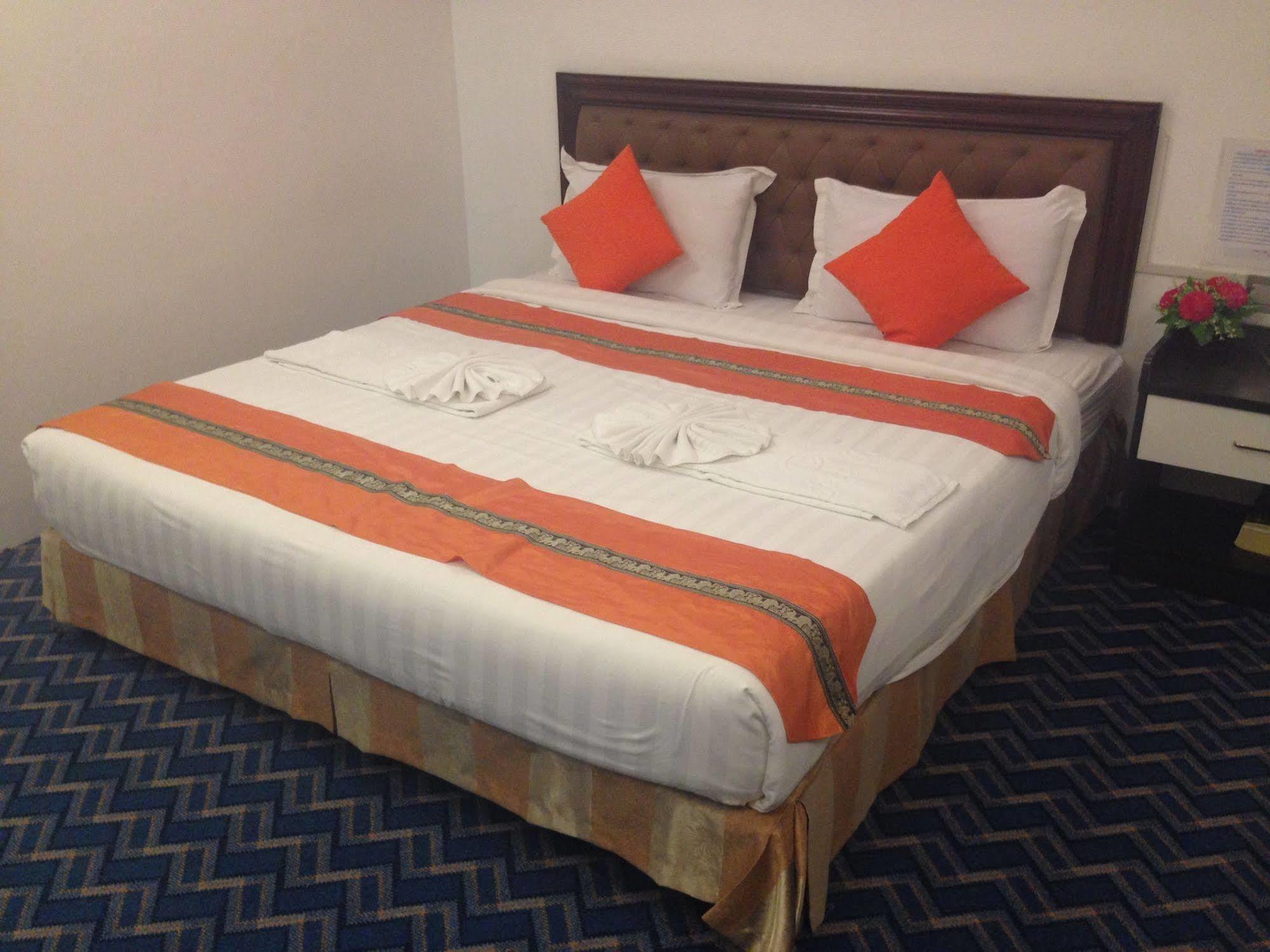 Perfect Hotel Mandalay Exterior photo